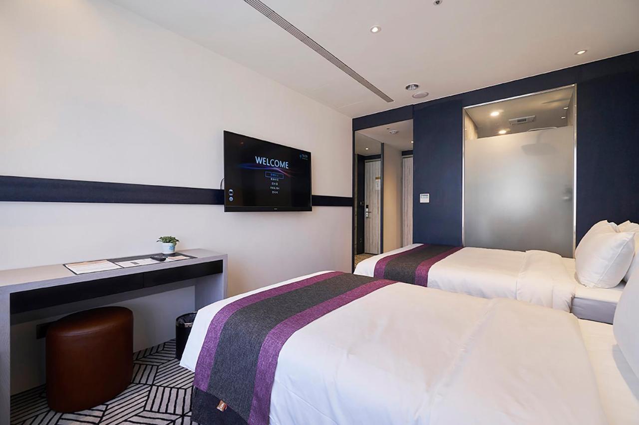 Royal Roi Hotel Đài Trung Ngoại thất bức ảnh