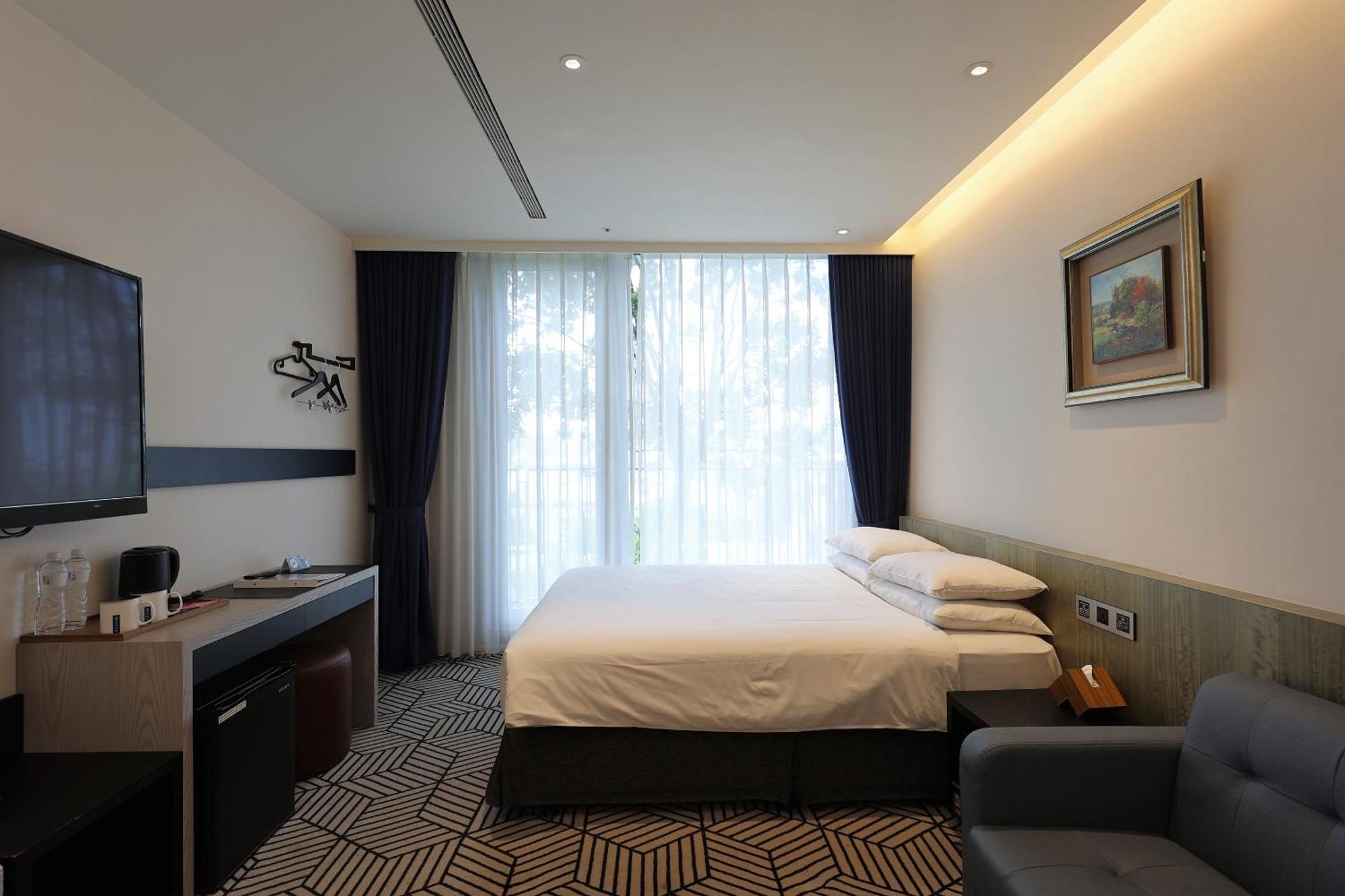 Royal Roi Hotel Đài Trung Ngoại thất bức ảnh